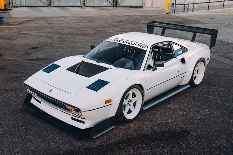 Майк Берроуз показал на SEMA 2022 невероятный Ferrari с турбодвигателем Honda K24