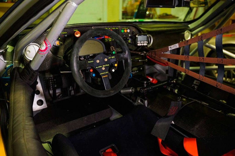 Ценник за гоночный Ford GT 2008 с кузовом из карбона вплотную подошел к 20 млн рублей
