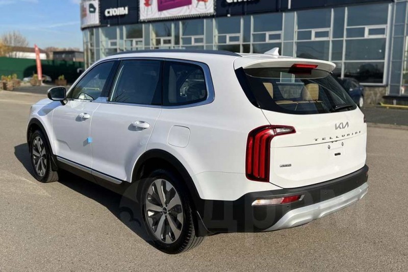 В России продают рестайлинговый KIA Telluride в топовой комплектации
