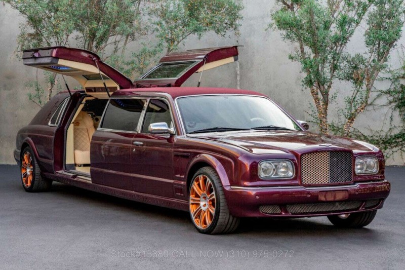 В продаже уникальный лимузин на базе Bentley Arnage с дверьми типа крыло чайки