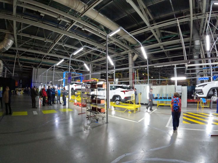 Как на заводе &laquo;Москвич&raquo; китайский JAC JS4 превращается в русский автомобиль