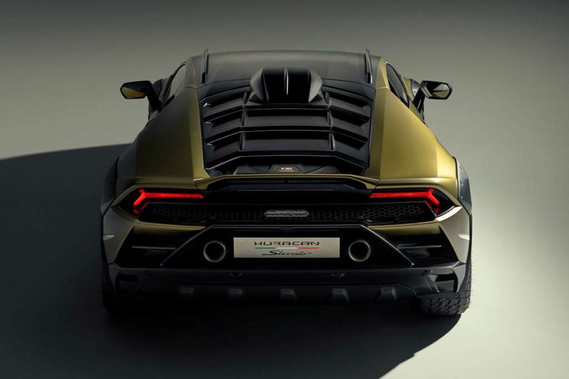 Итальянцы представили «вседорожный» суперкар Lamborghini Huracan Sterrato