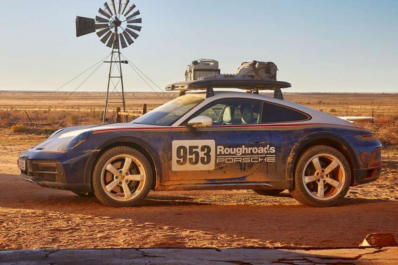Немцы представили мелкосерийный &laquo;внедорожный&raquo; спорткар Porsche 911 Dakar