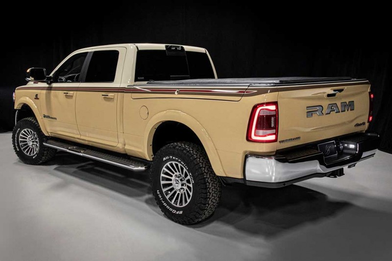 Новый пикап RAM 2500 HD выполнили в ретро-стиле: дизайн придумал кантри-певец 2 Новый пикап RAM 2500 HD выполнили в ретро-стиле: дизайн придумал кантри-певец
