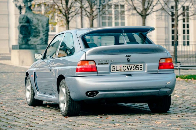На торги выставлен финальный экземпляр хэтчбека Ford Escort RS Cosworth