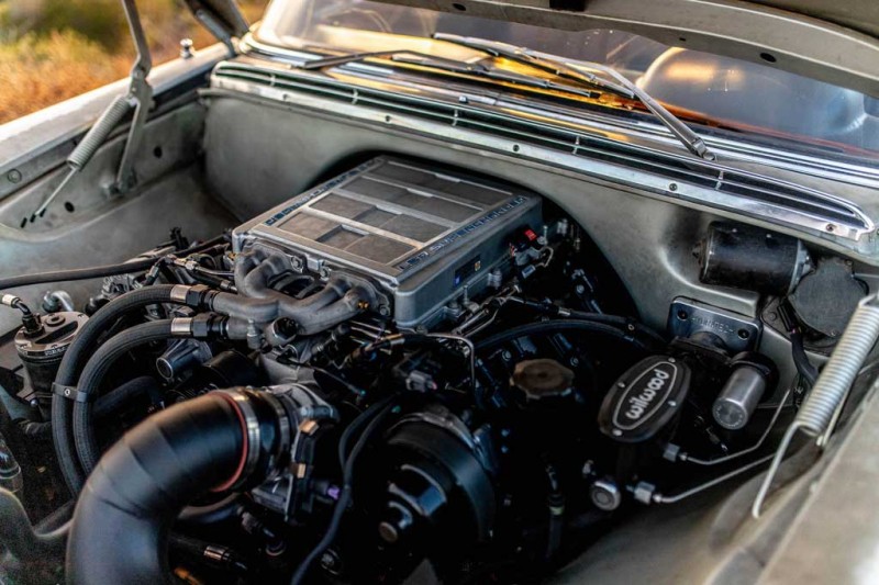 Тюнеры оснастили классический Mercedes-Benz 300 SEL мотором V8 концерна GM