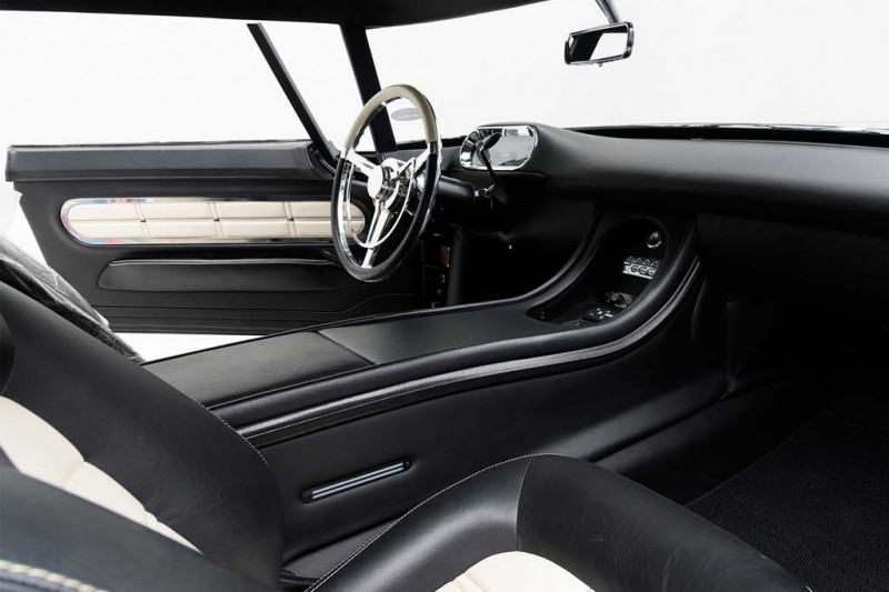 На торги выставлен доработанный Lincoln Continental 1956 с 850-сильным мотором 4 На торги выставлен доработанный Lincoln Continental 1956 с 850-сильным мотором