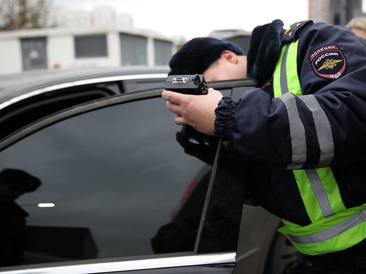 ГИБДД Москвы пообещала сажать водителей за неправильную тонировку