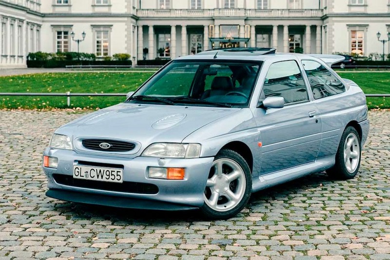 На торги выставлен финальный экземпляр хэтчбека Ford Escort RS Cosworth