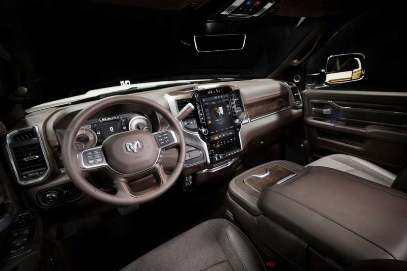 Новый пикап RAM 2500 HD выполнили в ретро-стиле: дизайн придумал кантри-певец 3 Новый пикап RAM 2500 HD выполнили в ретро-стиле: дизайн придумал кантри-певец