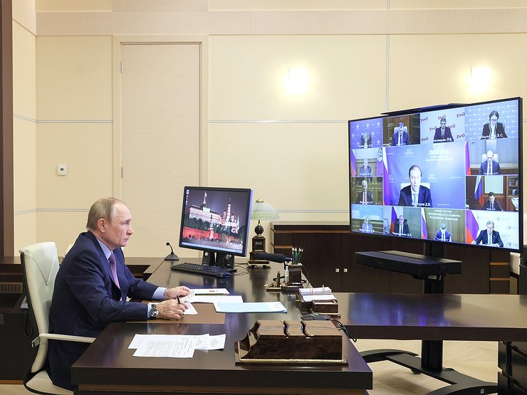 Путин спасает авторынок, Минтранс избавляет от знаков-ловушек, а параллельный импорт везет бюджетные новинки: итоги недели