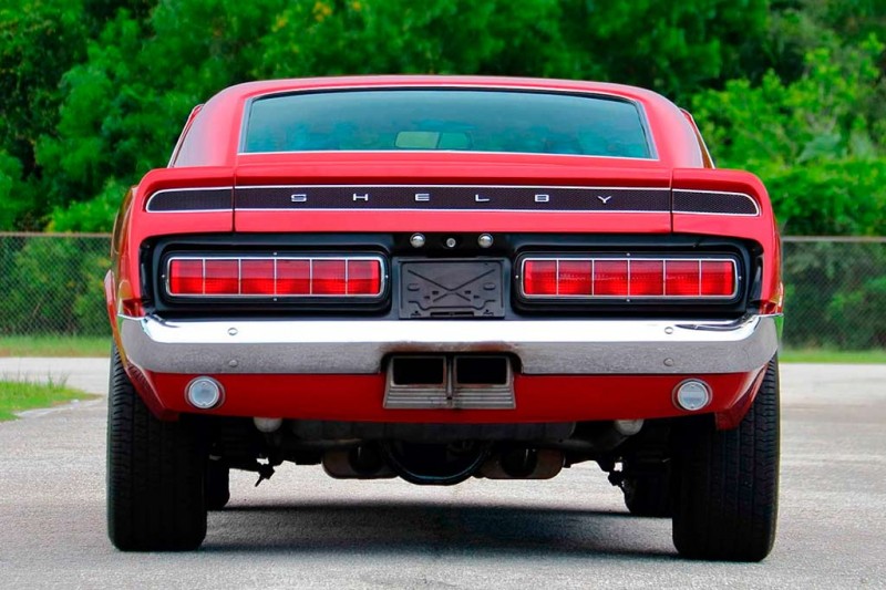 На торги выставлен Shelby GT500 1969, на котором ездил сам Кэролл Шелби