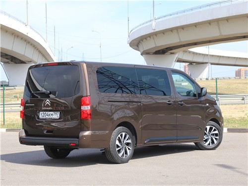 Тест-драйв Citroen SpaceTourer (поколение I) - Массаж, обед и родительский контроль 