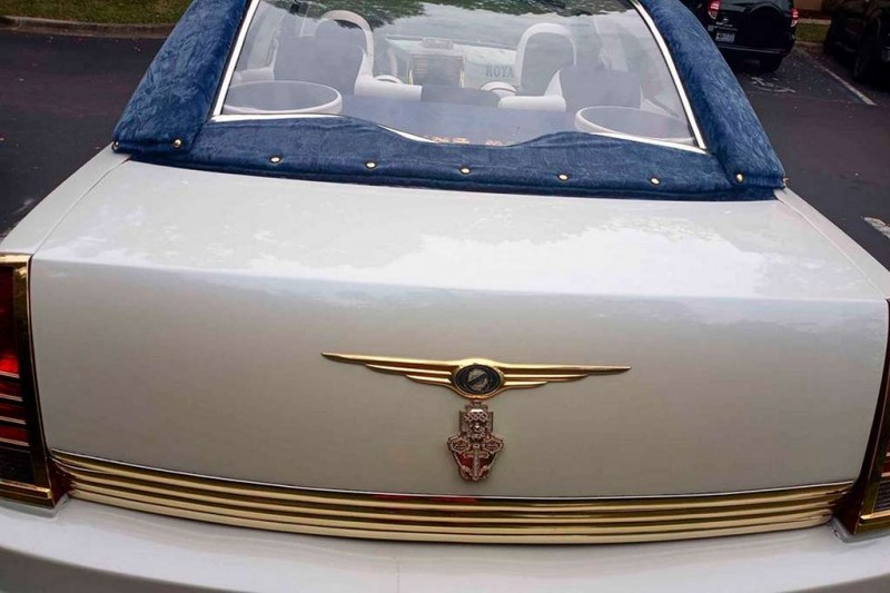 Седан Chrysler 300 2007 года в стиле Rolls-Royce Phantom продают за 1,5 млн руб