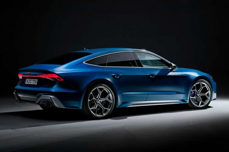 «Заряженные» Audi RS6 Avant и RS7 Sportback получили топ-версию Performance Edition 8 «Заряженные» Audi RS6 Avant и RS7 Sportback получили топ-версию Performance Edition