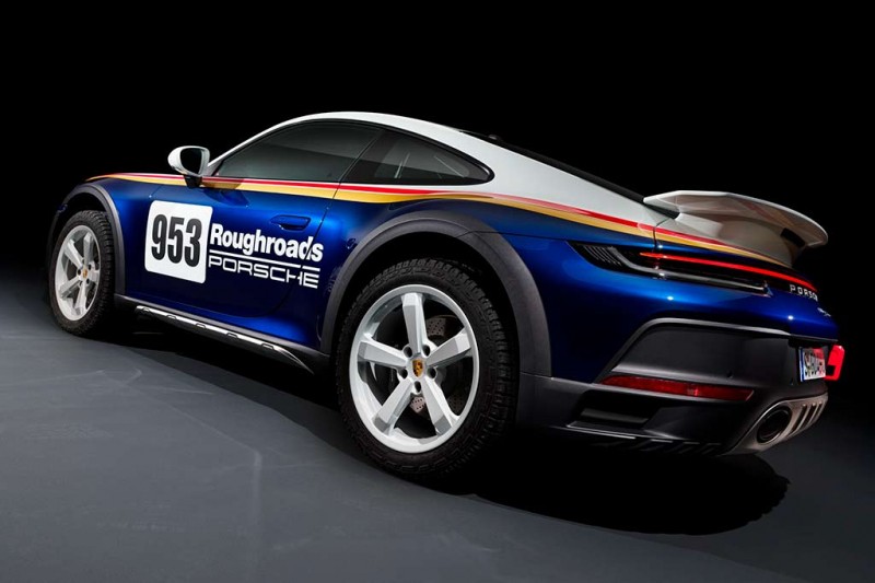 Немцы представили мелкосерийный &laquo;внедорожный&raquo; спорткар Porsche 911 Dakar