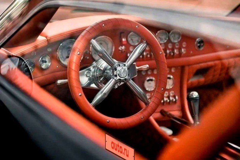 Очень редкий спорткар Spyker C8 Double 12S с АКПП продают в Москве за 31 млн руб