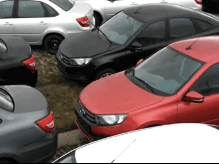 Тысячи некомплектных LADA Granta не могут покинуть АВТОВАЗ