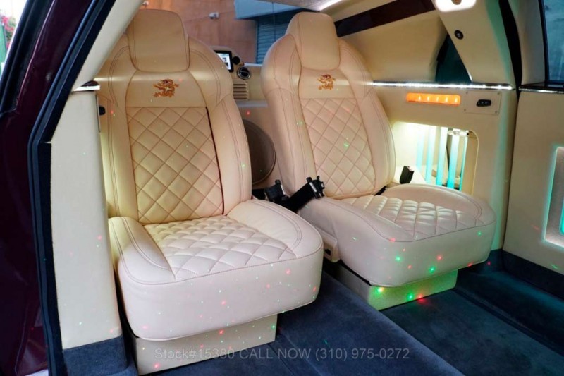 В продаже уникальный лимузин на базе Bentley Arnage с дверьми типа крыло чайки