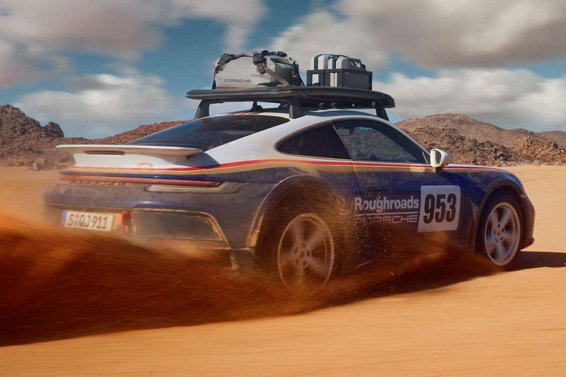 Немцы представили мелкосерийный &laquo;внедорожный&raquo; спорткар Porsche 911 Dakar