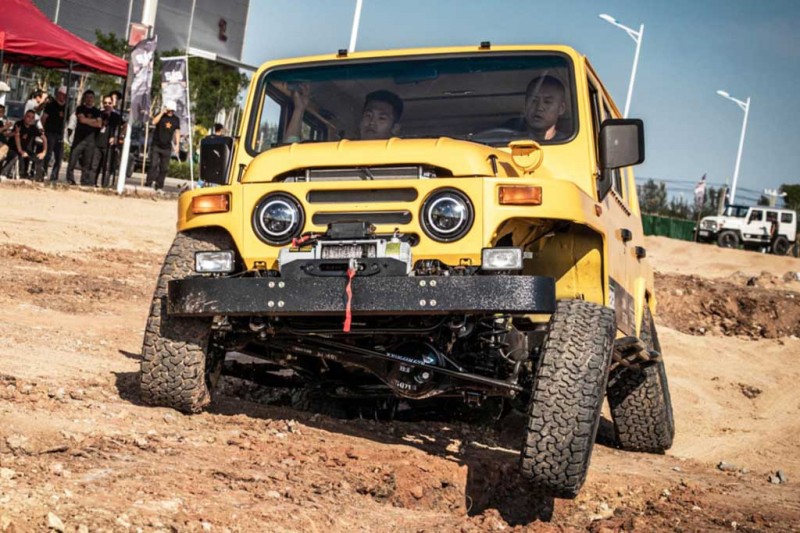 Китайцы вновь обновили утилитарный внедорожник BAW BJ212 из шестидесятых