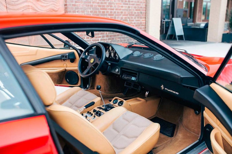 На торги выставлен классический Ferrari 208 Turbo 1984 года с двухлитровым турботором