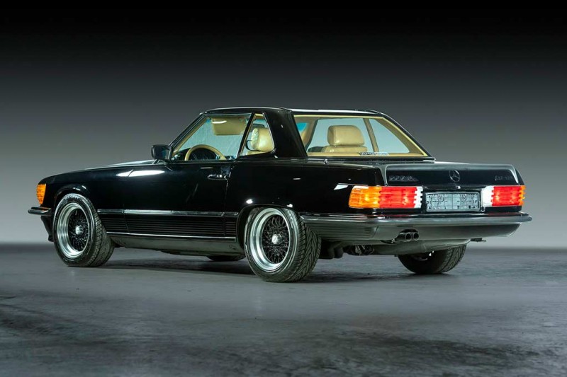 Очень редкий &laquo;американский&raquo; Mercedes-Benz 500 SL AMG 5.0 с механикой продадут с молотка