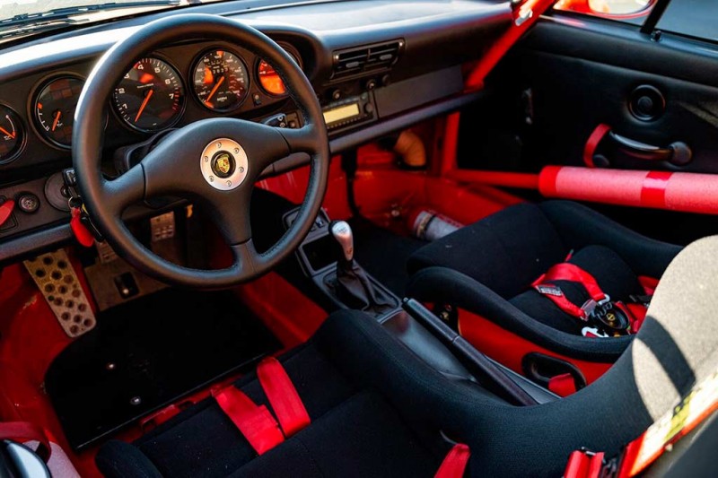 Один из 213 спорткаров Porsche 911 Carrera RS Clubsport продали с молотка за ₽20 млн
