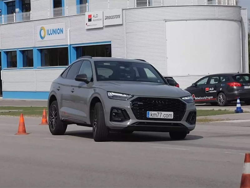 Audi Q5 идеально прошел «лосиный тест» 1 Audi Q5 идеально прошел «лосиный тест»