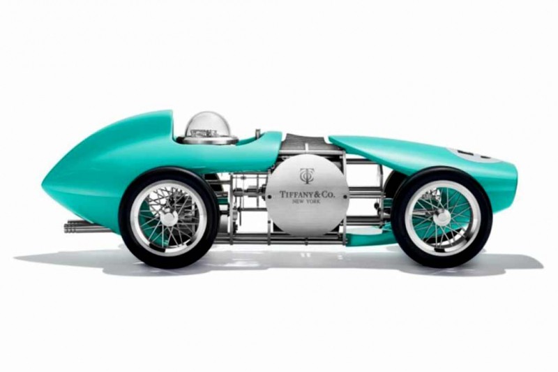 Компания Tiffany & Co презентовали часы за $215 000 в виде гоночного авто
