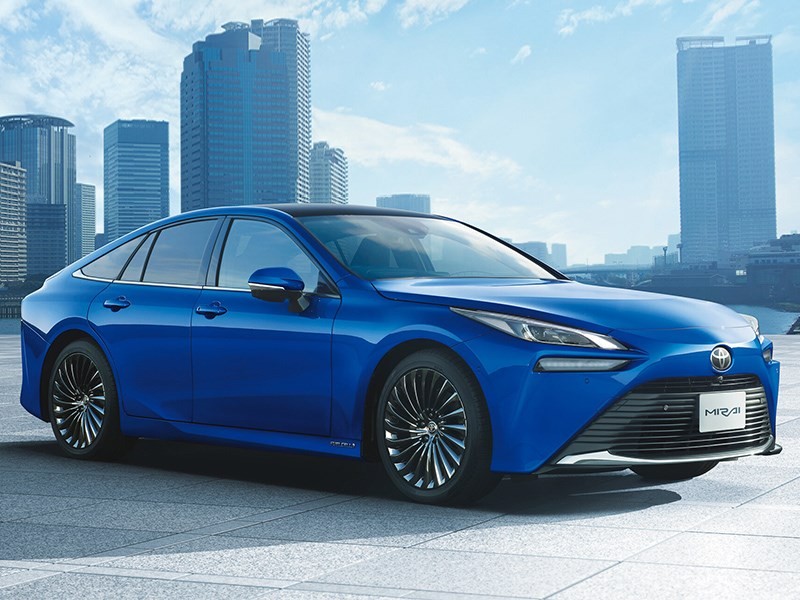 Представлен обновленный Toyota Mirai