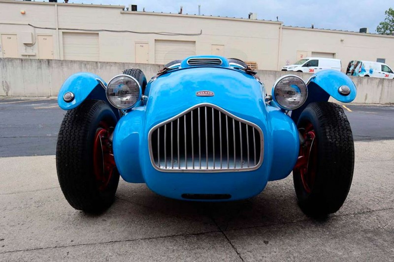 На онлайн-торги выставлен редкий болид Allard J2X 1952 с мотором Cadillac V8