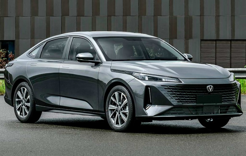 В Китае представлен недорогой среднеразмерный седан Changan Lamore