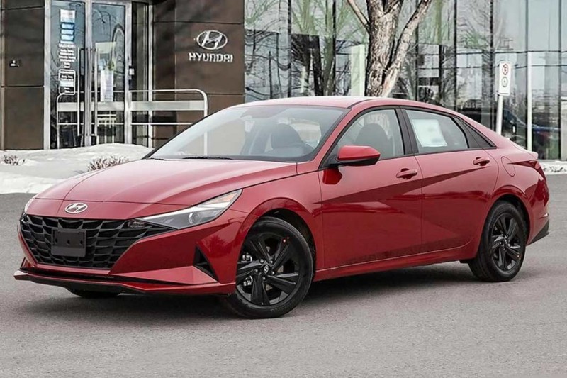 В Перми продают красный Hyundai Avante за 2 700 000 рублей