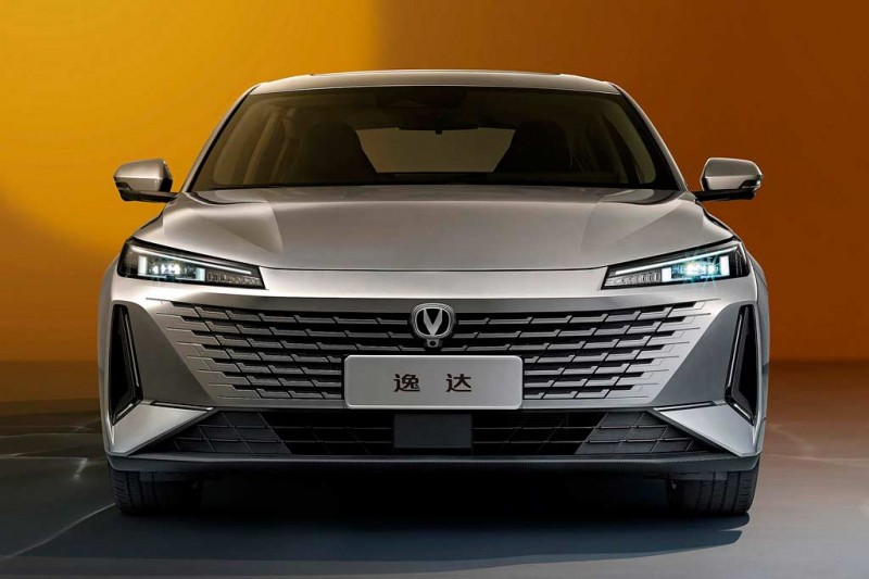 В Китае представлен недорогой среднеразмерный седан Changan Lamore