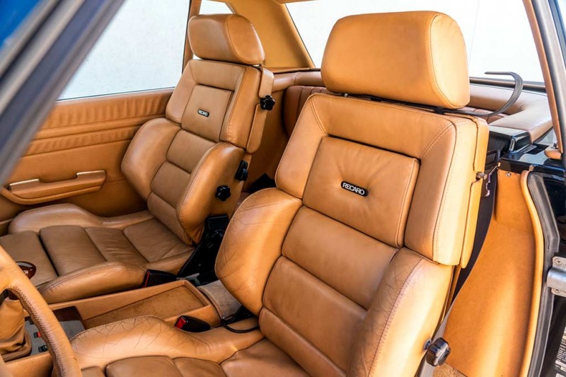 Очень редкий &laquo;американский&raquo; Mercedes-Benz 500 SL AMG 5.0 с механикой продадут с молотка