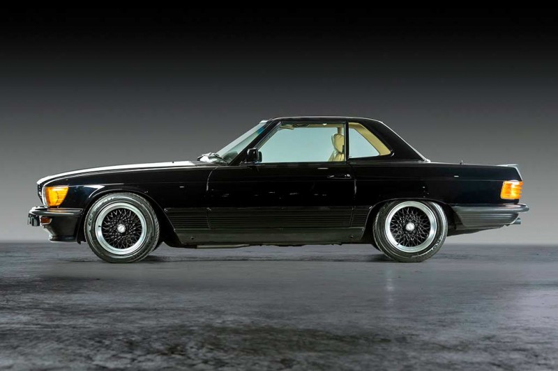 Очень редкий &laquo;американский&raquo; Mercedes-Benz 500 SL AMG 5.0 с механикой продадут с молотка