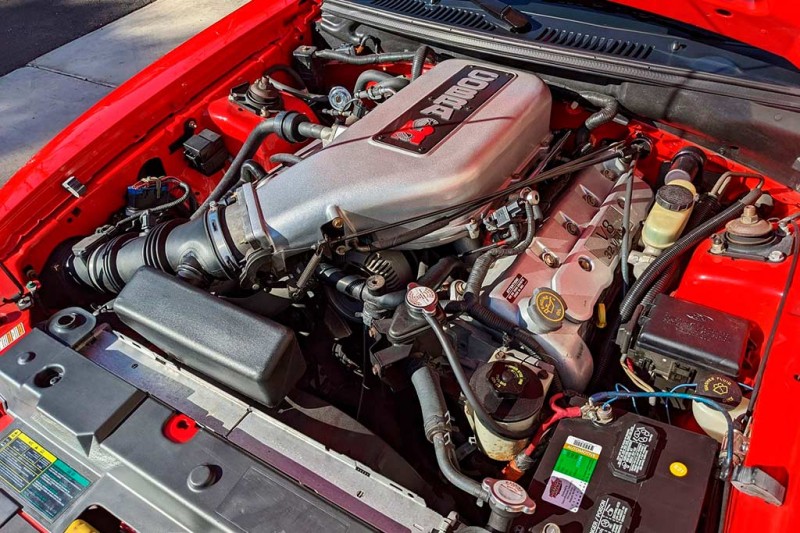На торги выставлен Ford Mustang SVT Cobra R 2000: в тот год из собрали только 300 штук