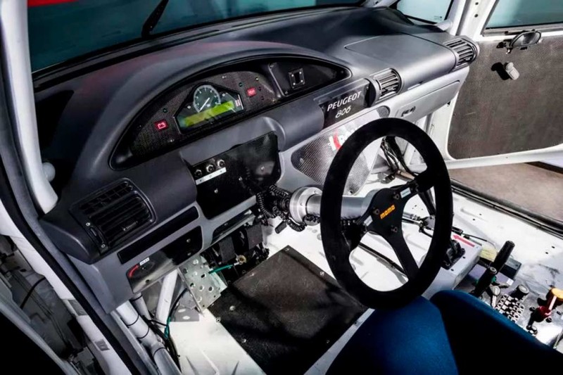 Уникальный минивэн Peugeot 806 Procar для гонок на выносливость продадут с молотка