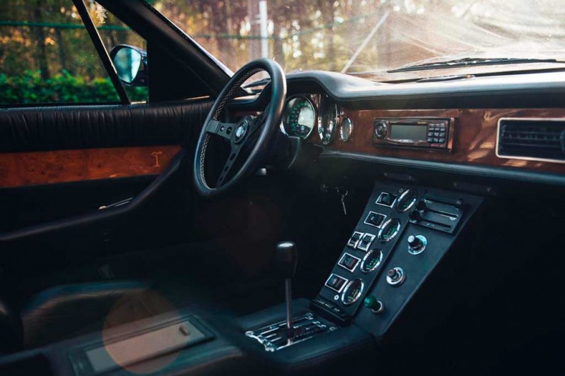 Редкий De Tomaso Pantera 1977 в кузове тарга продают в Бельгии за 265 000 евро
