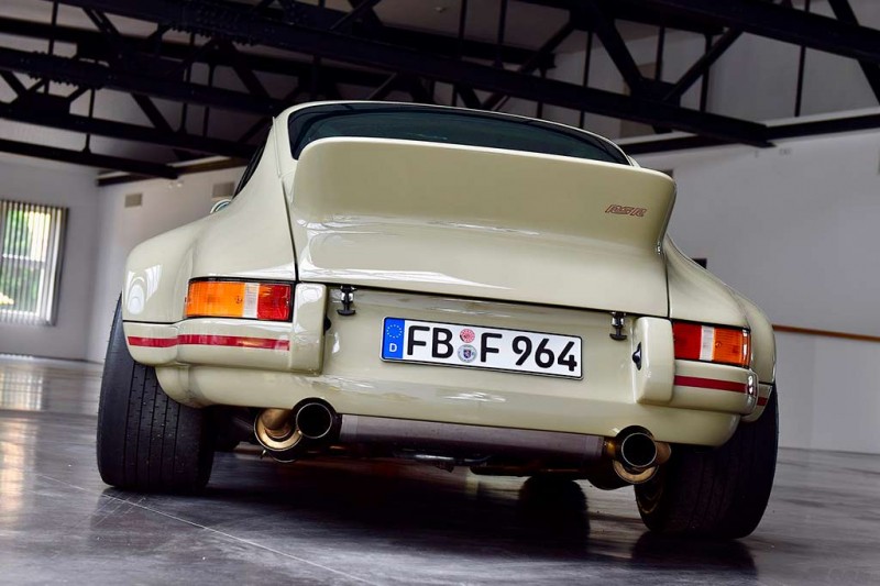В мастерской DP Motorsport отреставрировали спорткар Porsche 911 (964)