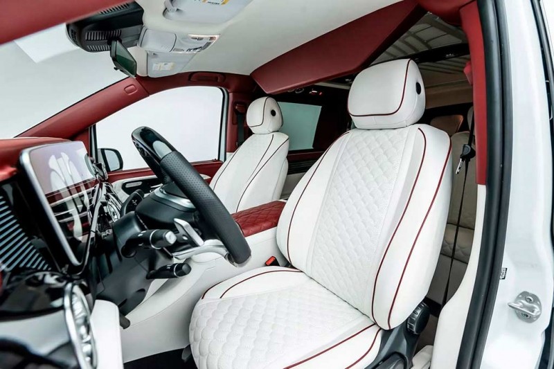 Уникальный минивэн Mercedes Metris в стиле Maybach ушел с молотка за 13,0 млн руб 5 Уникальный минивэн Mercedes Metris в стиле Maybach ушел с молотка за 13,0 млн руб