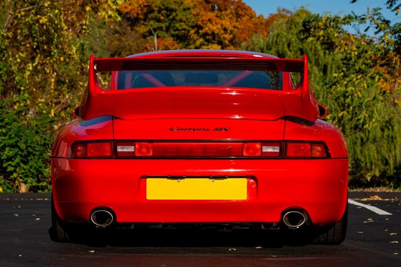 Один из 213 спорткаров Porsche 911 Carrera RS Clubsport продали с молотка за ₽20 млн