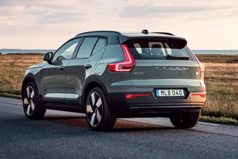 Шведы сменили электрическому Volvo XC40 Recharge передний привод на задний