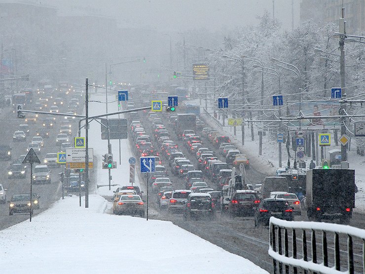 В городе зима: как выйти из автомобиля и не испачкать штаны