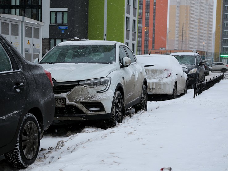 Зачем опытные водители возят в автомобиле зимой полиэтиленовую пленку