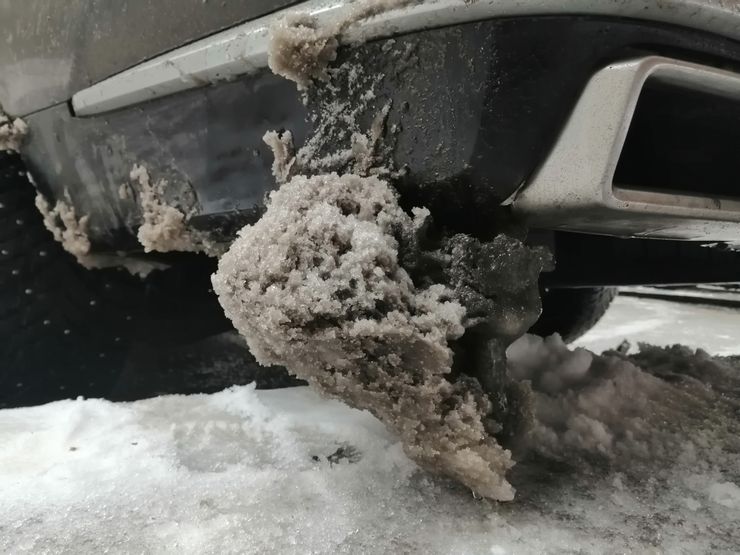 Зачем опытные водители возят в машине монтировку и пакетик соли