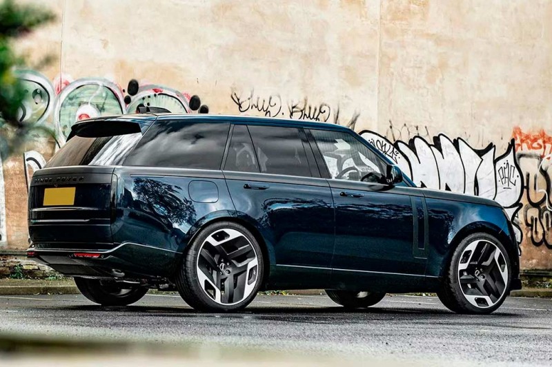 Range Rover Signature Edition от Kahn: огромные колеса и сдержанный наружный декор 2 Range Rover Signature Edition от Kahn: огромные колеса и сдержанный наружный декор