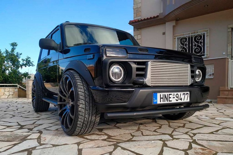 В Греции продают серьезно доработанный внедорожник Lada Niva за 2,7 млн рублей