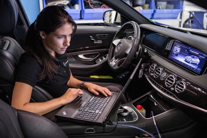 Mercedes отключит сервисные программы в России: онлайн-диагностика станет невозможна